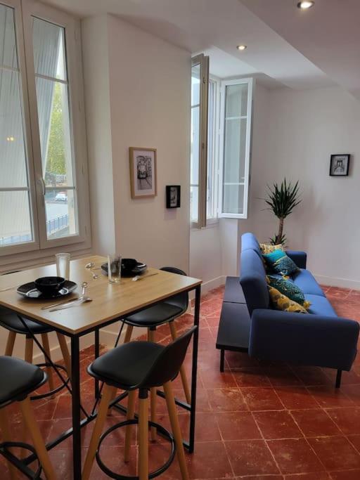 Appartement De Charme Avec Tomettes Et Parquet Graulhet Bagian luar foto