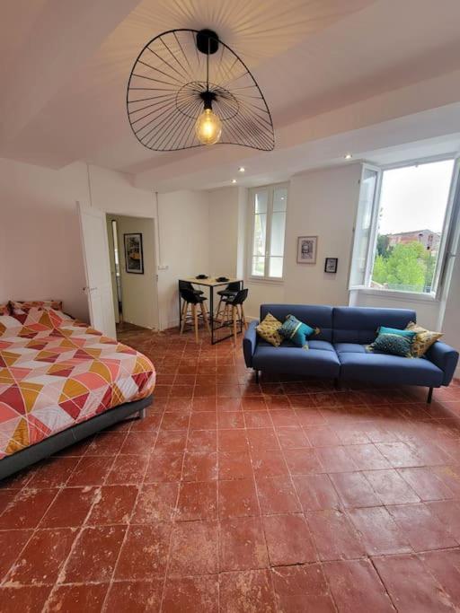 Appartement De Charme Avec Tomettes Et Parquet Graulhet Bagian luar foto